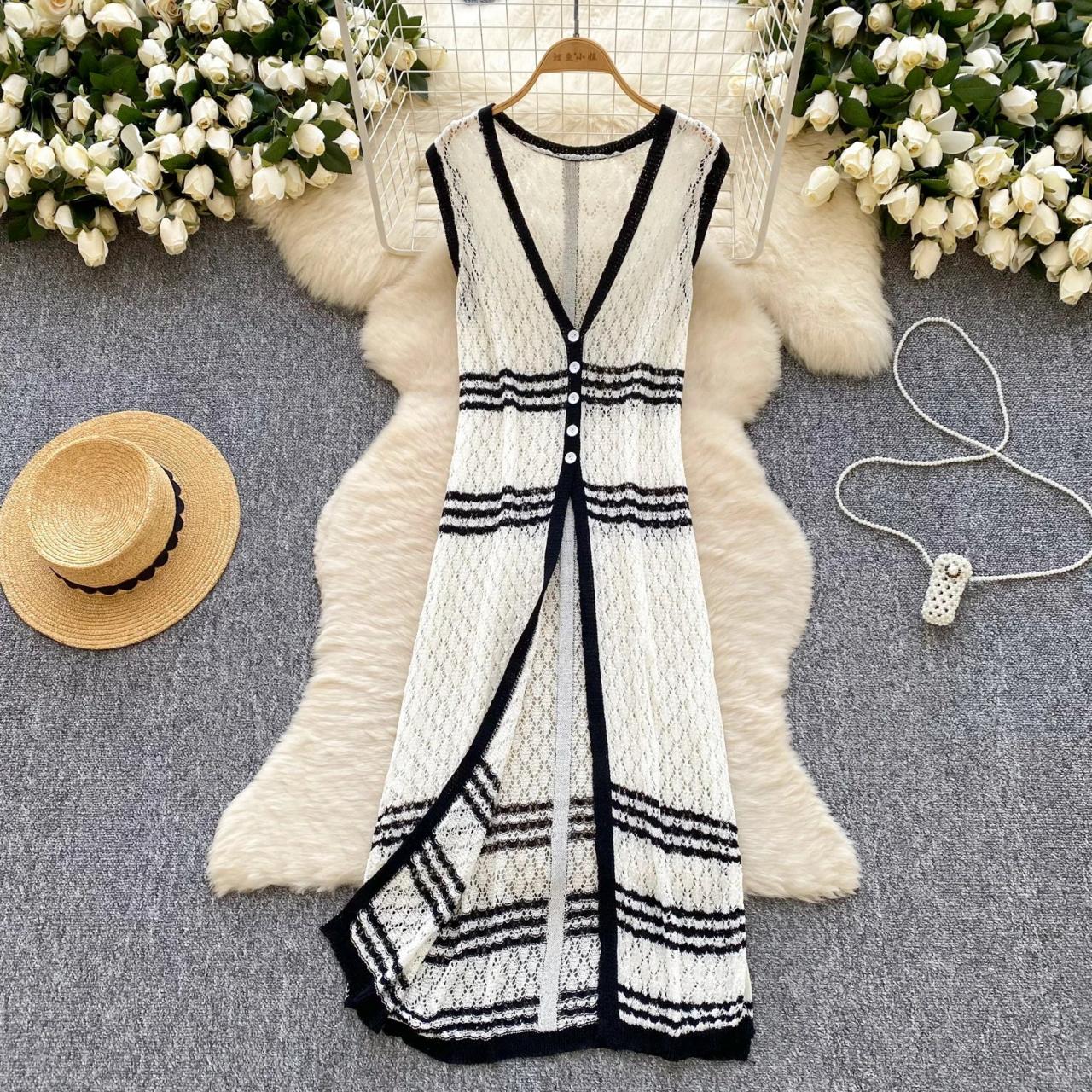 Black-trimmed Lace Sleeveless Button-front Maxi Dress
